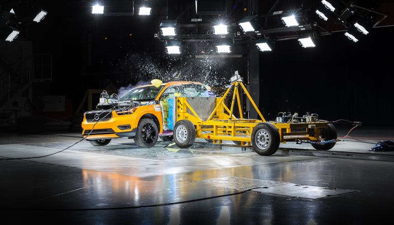 Illustration for article titled What It Takes To Make Cars That Keep Humans Alive If They Crash